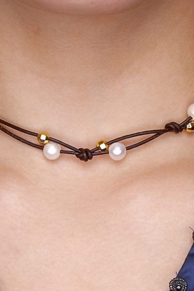 How to Wear the Right Pearl Necklace with the Right Neckline